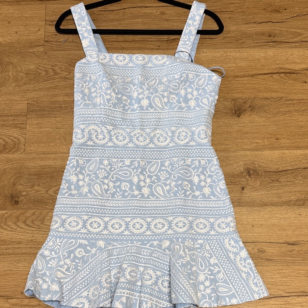 alice + olivia pale blue mini dress with white embroidery NWT Size 6